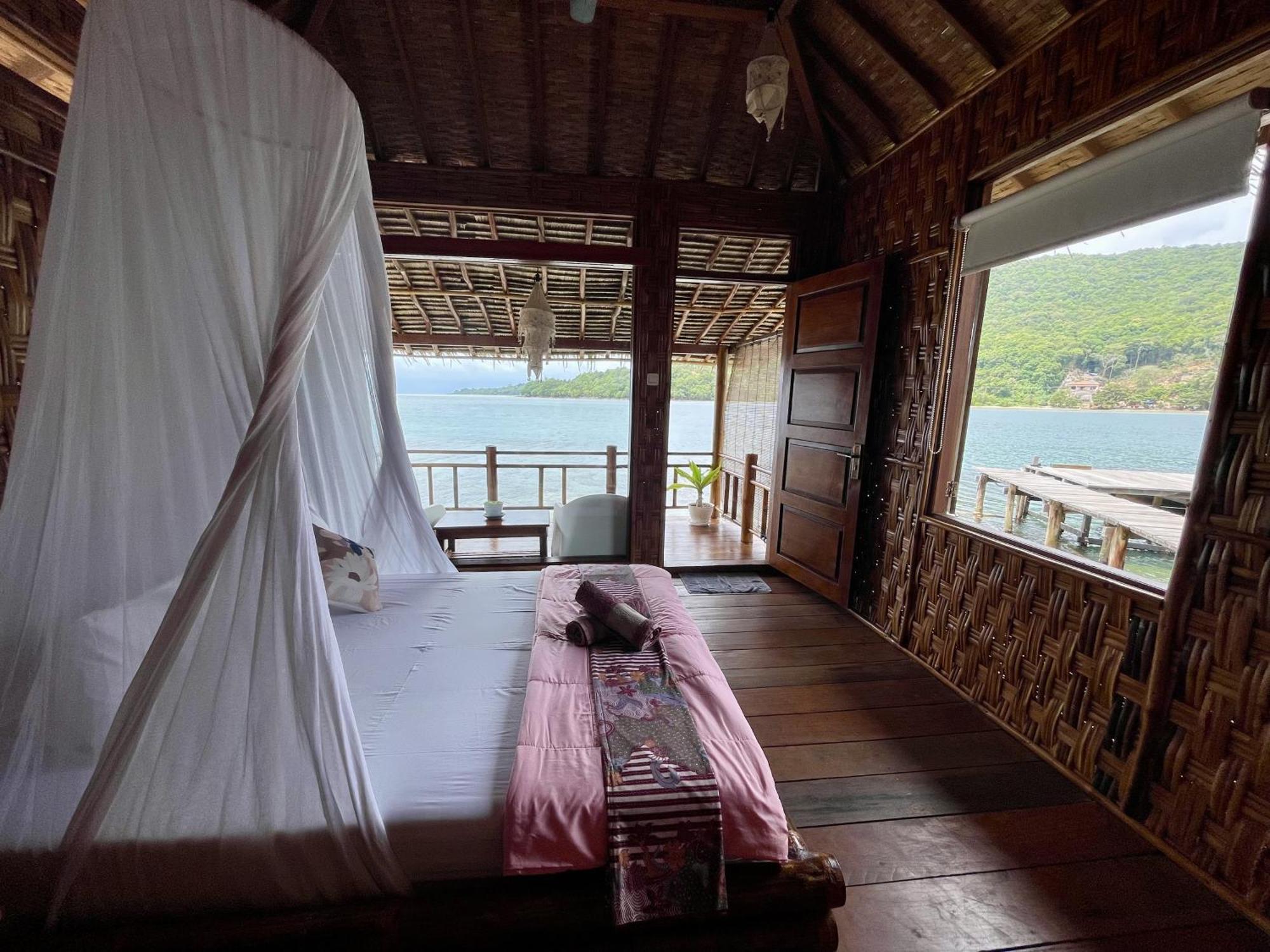 Floating Paradise Karimunjawa Exterior foto